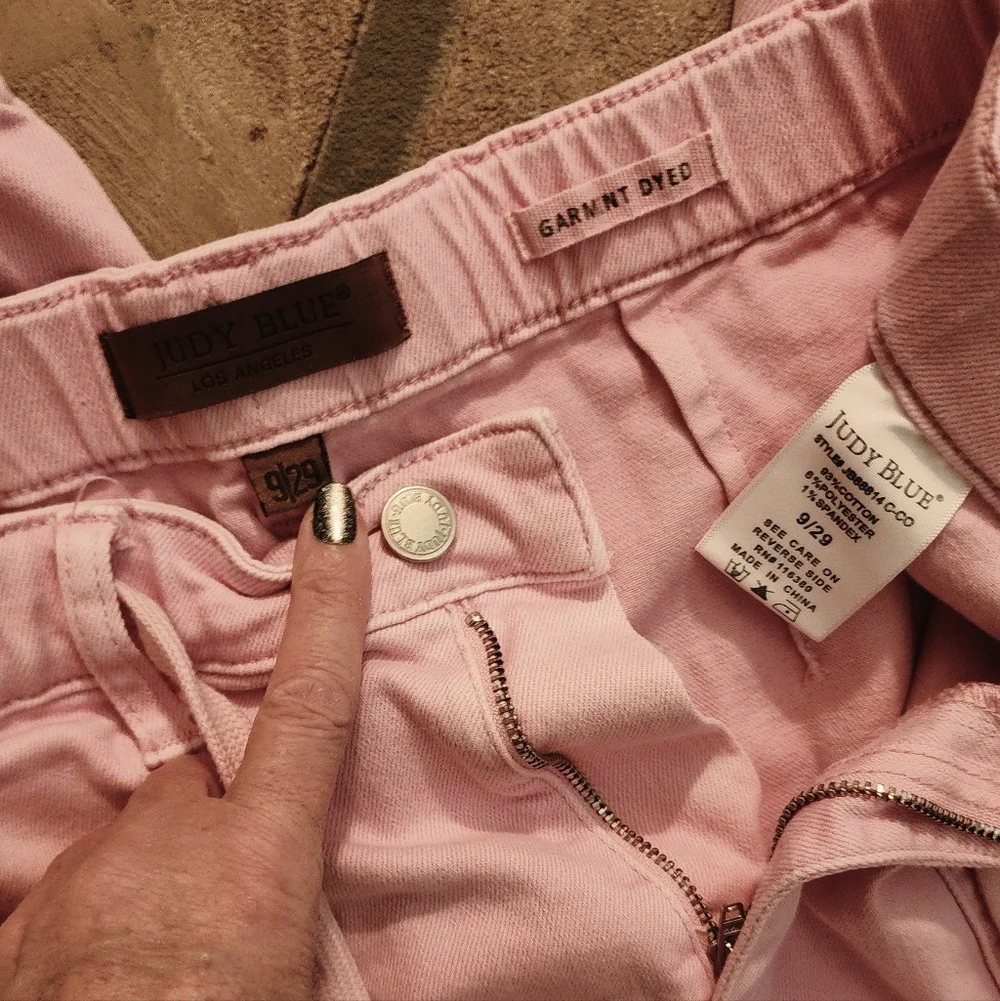 Judy Blue Jeans - Picture 2 of 3